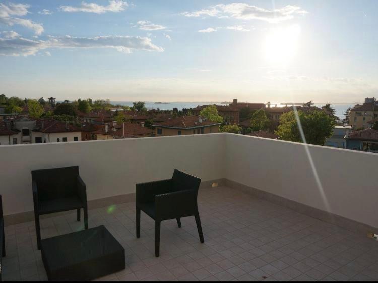 Stylish Penthouse Apartment In Venice Lido, 10 Minutes From Saint Marks Square Venezia Lido Esterno foto